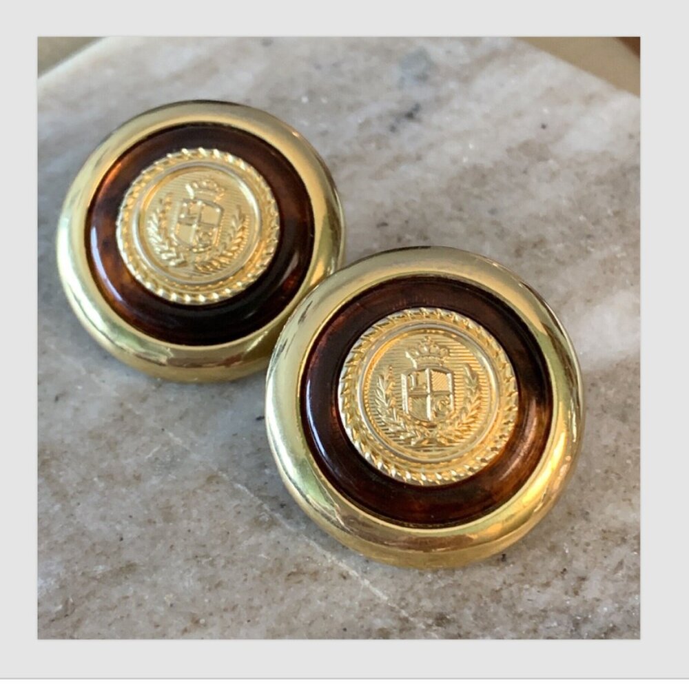 Vintage Liz Claiborne Pierce Gold Tone Tortoise Statement Crest Lucite Earrings